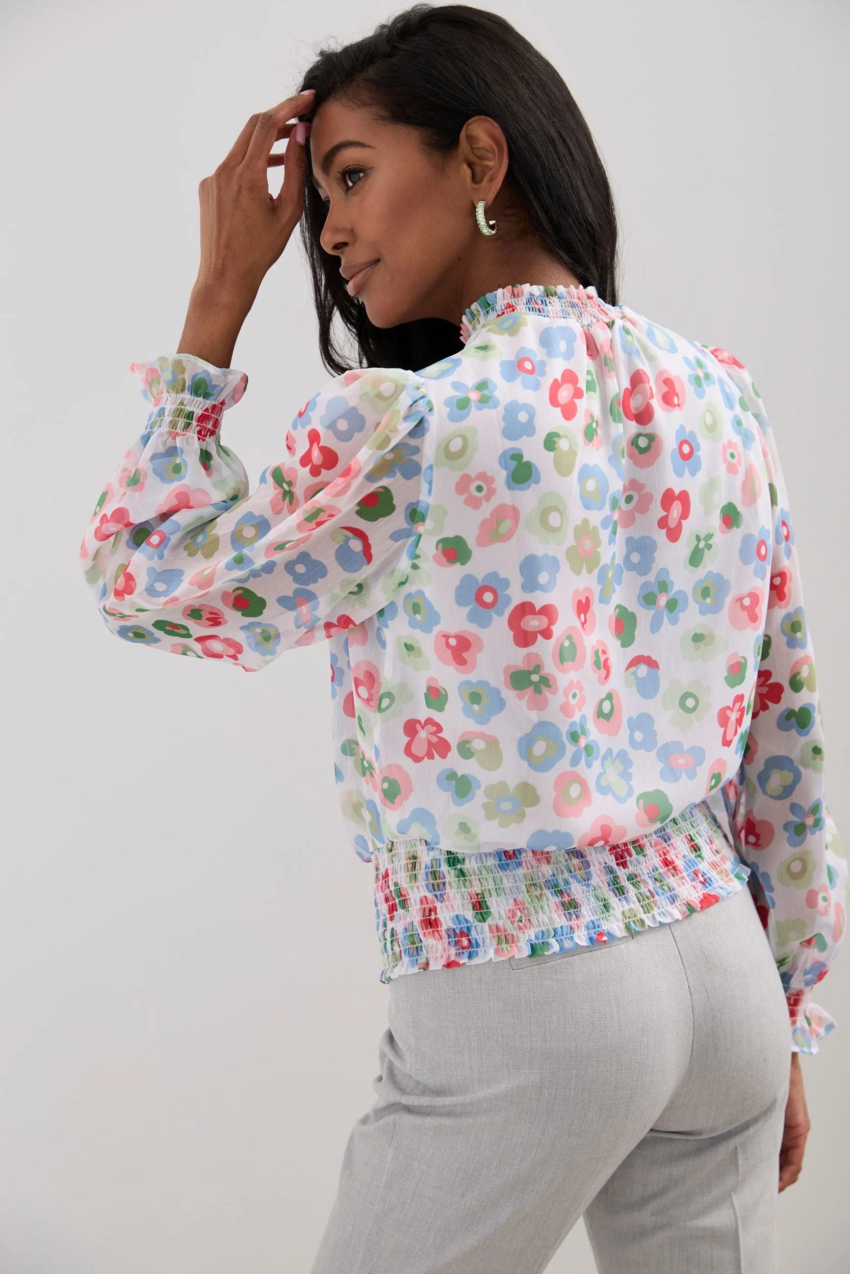 Fluid blouse with floral prints