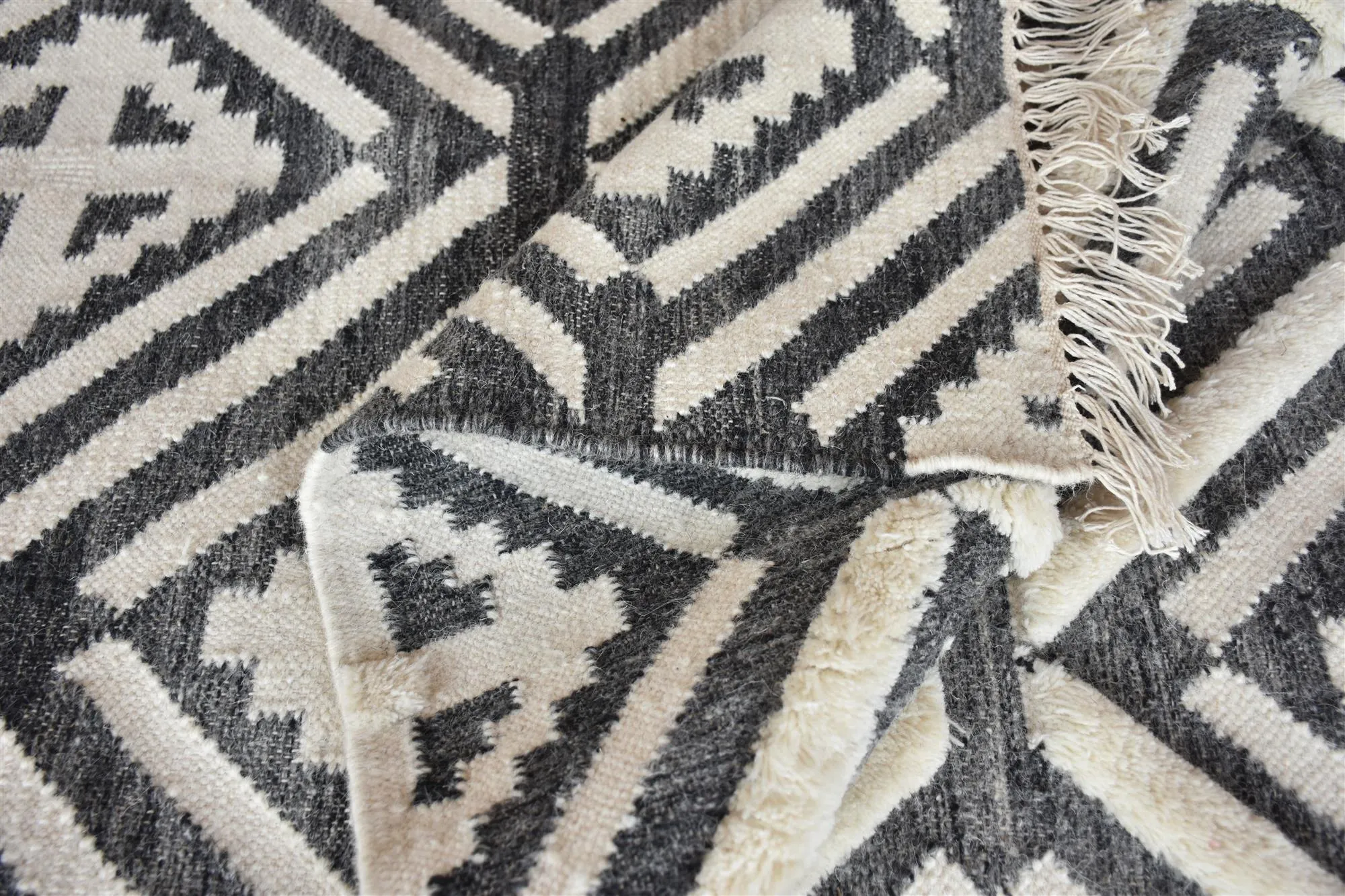 Iruti Textured Modern Tribal Rug