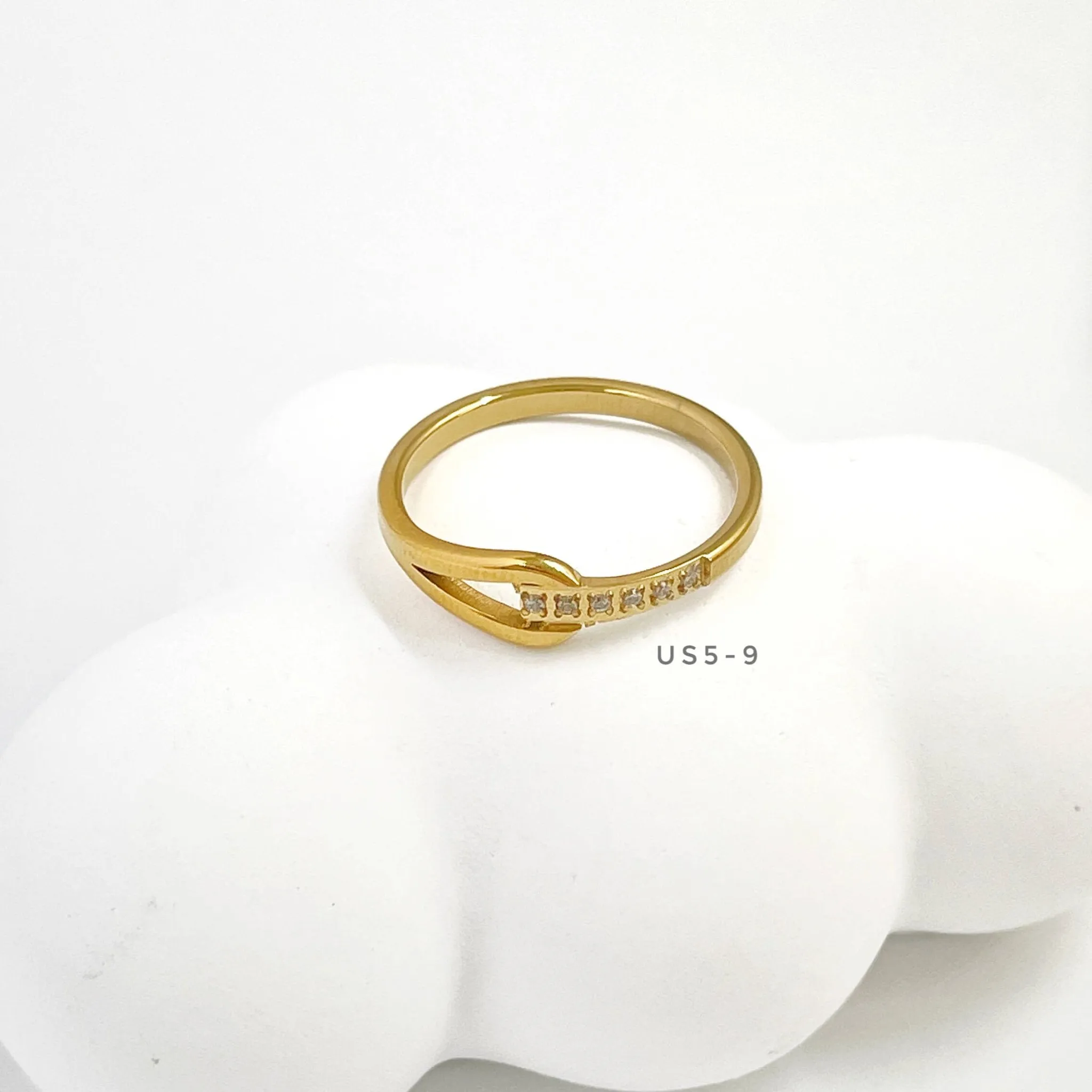 Modern Zirconia Knot Ring