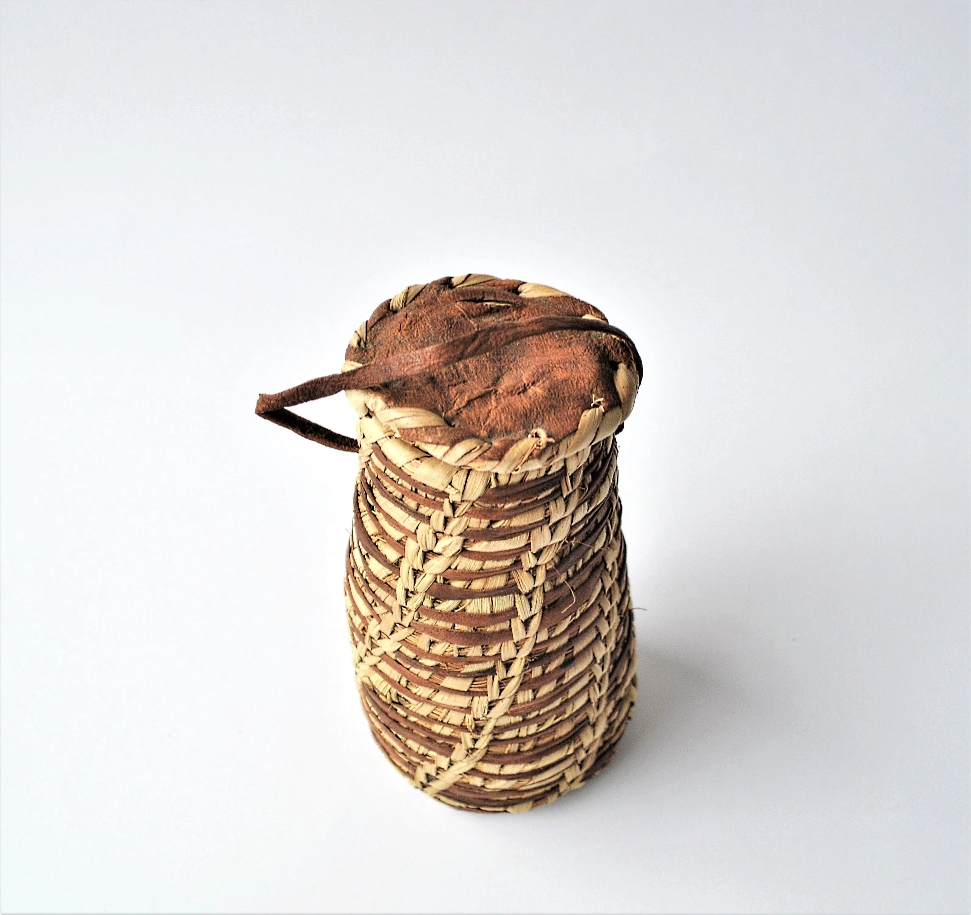 Moroccan rustic basket, Leather & palm leaf jewelry pot