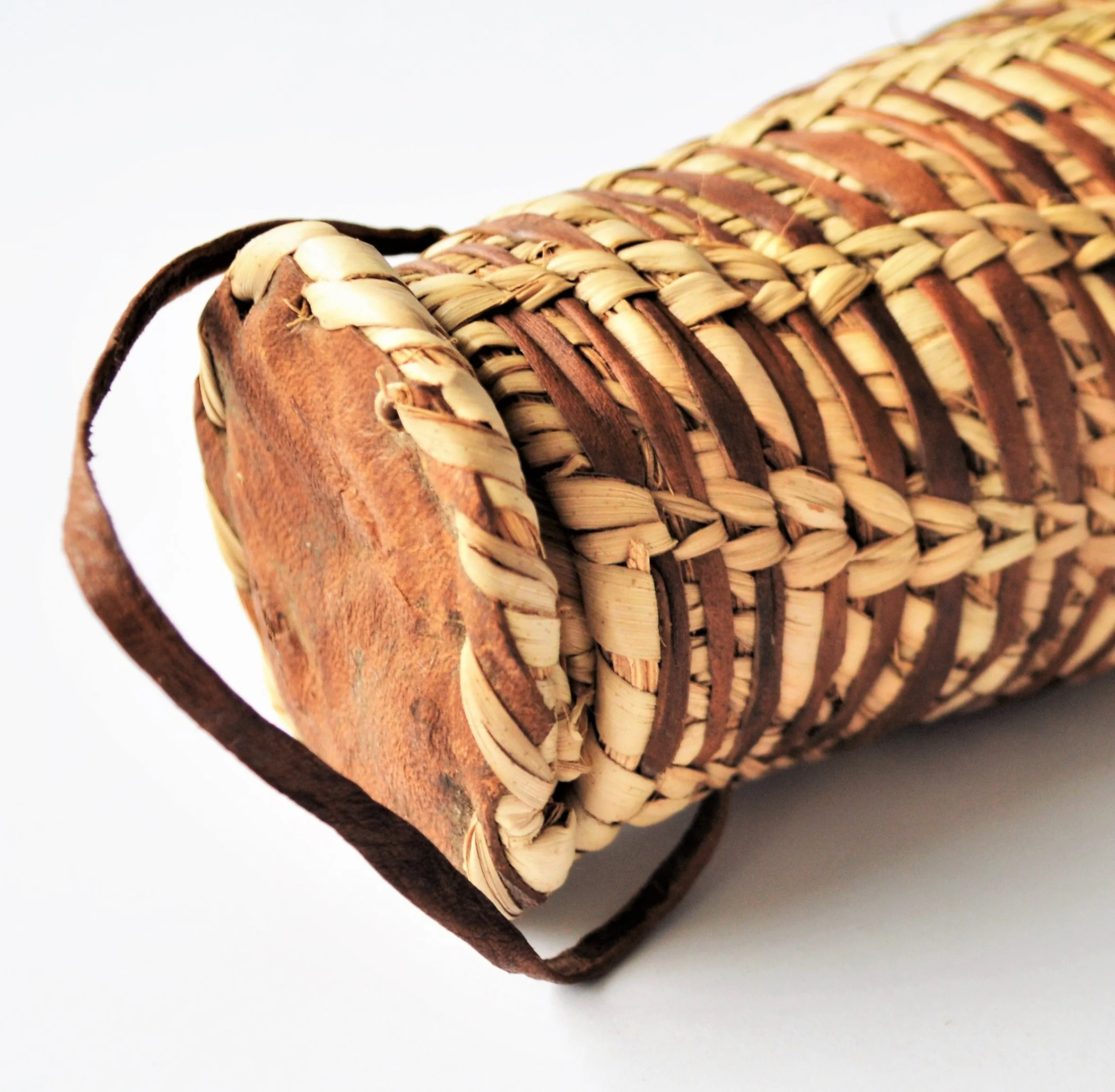 Moroccan rustic basket, Leather & palm leaf jewelry pot