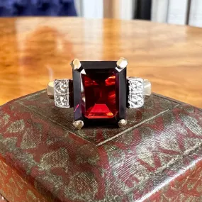 Retro Garnet Ring