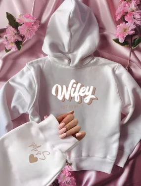 RETRO WIFEY HOODIE - WHITE