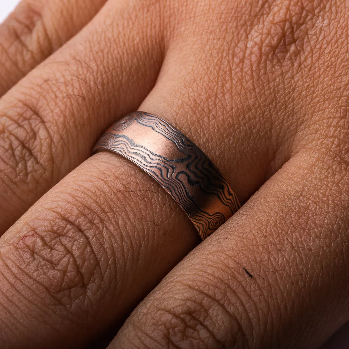 Rustic Flame Palette Ring in Woodgrain Pattern